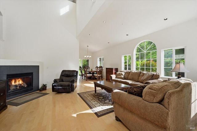 321 Portofino Way, Cloverdale, CA 95425