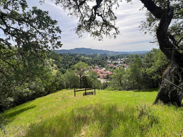 321 Portofino Way, Cloverdale, CA 95425