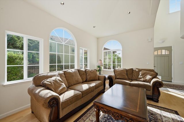 321 Portofino Way, Cloverdale, CA 95425