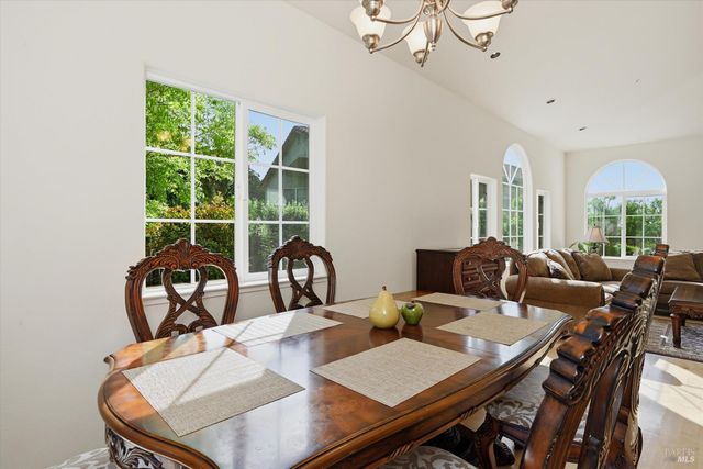 321 Portofino Way, Cloverdale, CA 95425