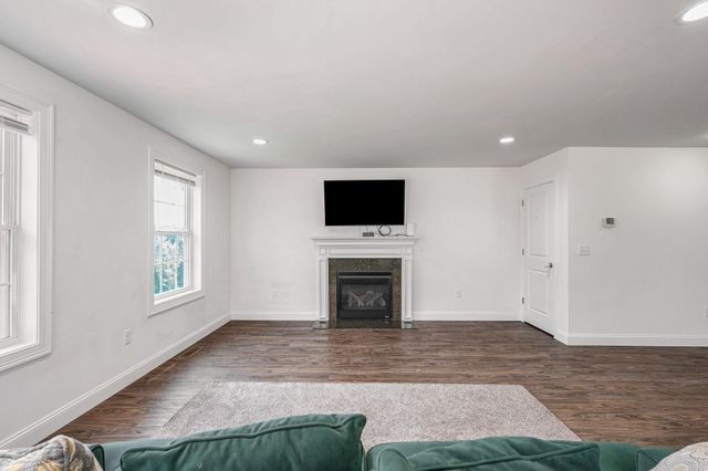 42A Terraceview Drive, Hudson, NH 03051