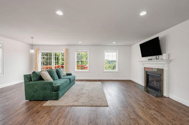 42A Terraceview Drive, Hudson, NH 03051