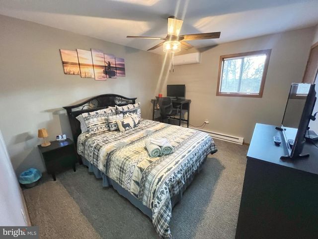 32 BEAR LN, Jim Thorpe, PA 18229