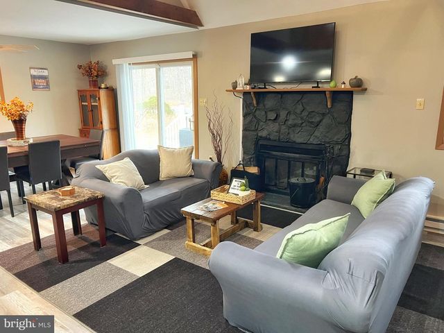 32 BEAR LN, Jim Thorpe, PA 18229