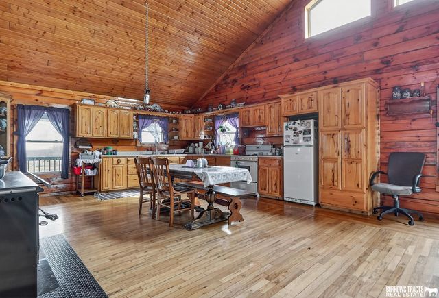 62352 710 Trail, Pawnee City, NE 68420