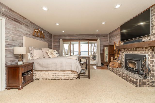 24150 E Cedar Lake Drive, New Prague, MN 56071