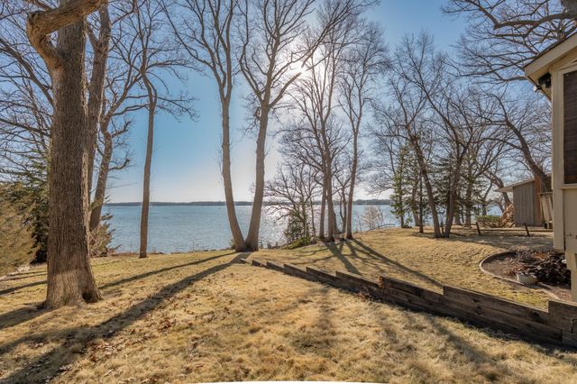 24150 E Cedar Lake Drive, New Prague, MN 56071