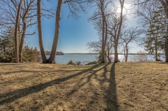 24150 E Cedar Lake Drive, New Prague, MN 56071