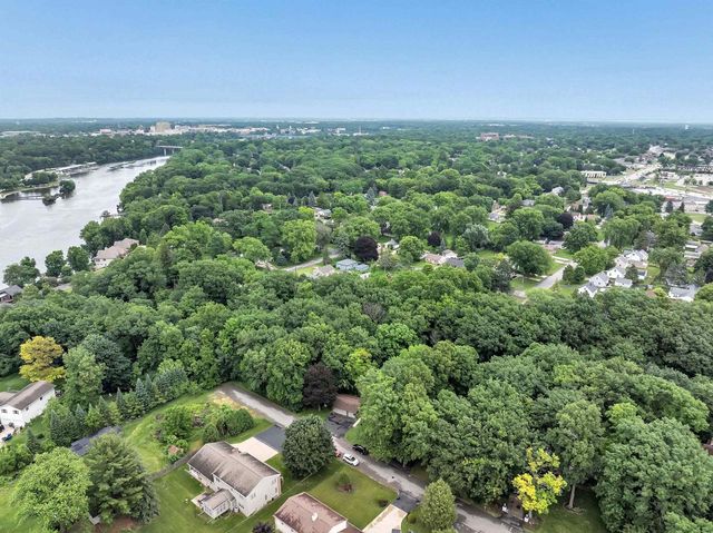 2208 GMEINER ROAD, Appleton, WI 54915