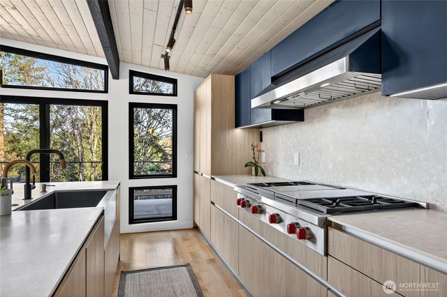 2332 128th Avenue SE, Bellevue, WA 98005