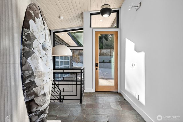 2332 128th Avenue SE, Bellevue, WA 98005