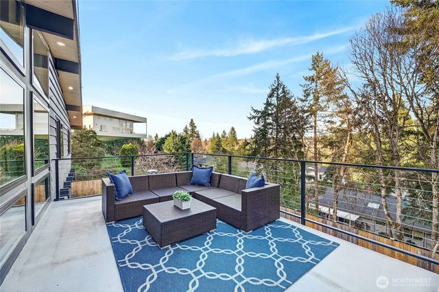 2332 128th Avenue SE, Bellevue, WA 98005