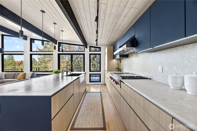 2332 128th Avenue SE, Bellevue, WA 98005