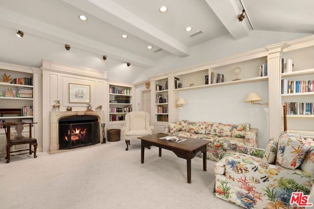 524 N Rockingham Avenue, Los Angeles, CA 90049