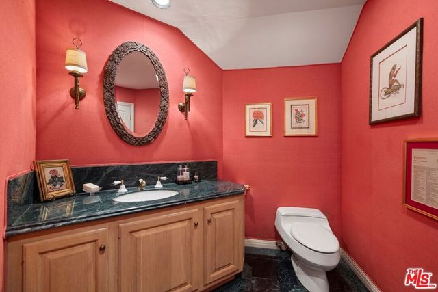 524 N Rockingham Avenue, Los Angeles, CA 90049