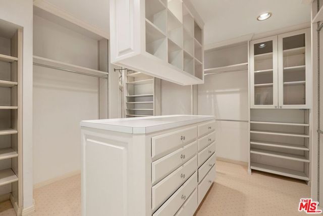 524 N Rockingham Avenue, Los Angeles, CA 90049