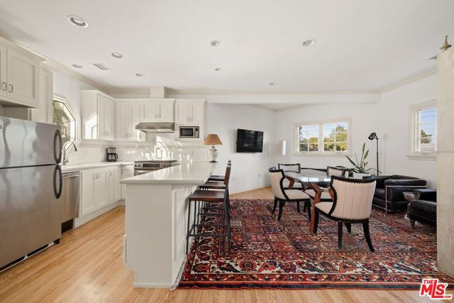 524 N Rockingham Avenue, Los Angeles, CA 90049