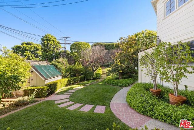 524 N Rockingham Avenue, Los Angeles, CA 90049