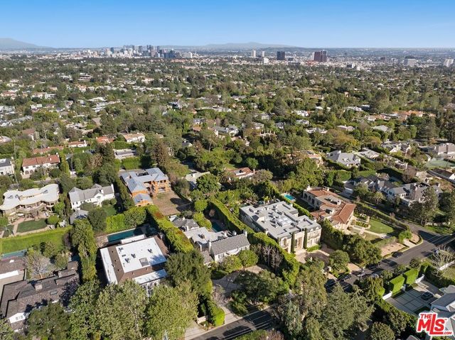 524 N Rockingham Avenue, Los Angeles, CA 90049