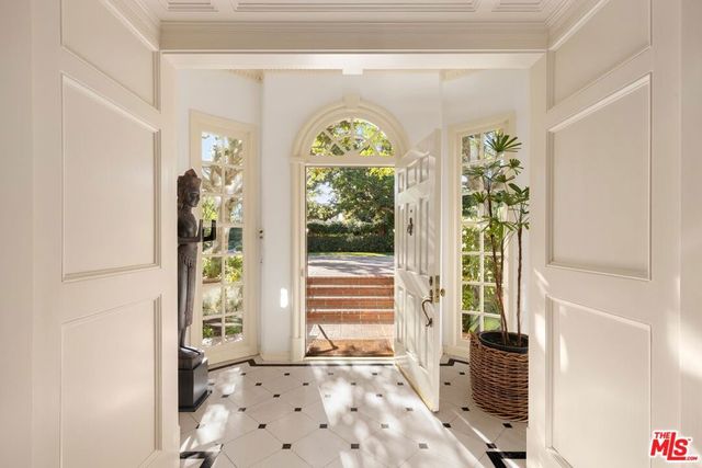 524 N Rockingham Avenue, Los Angeles, CA 90049