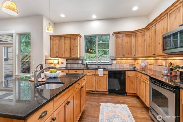 61 Windward Drive, Bellingham, WA 98229