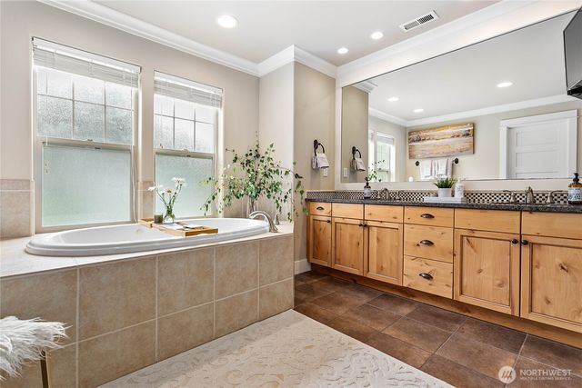 61 Windward Drive, Bellingham, WA 98229