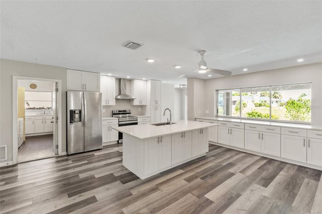 1009 KINGS COURT, Venice, FL 34293