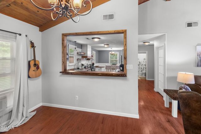1302 Irwin Drive, Powell, TN 37849