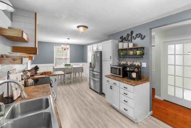 1302 Irwin Drive, Powell, TN 37849