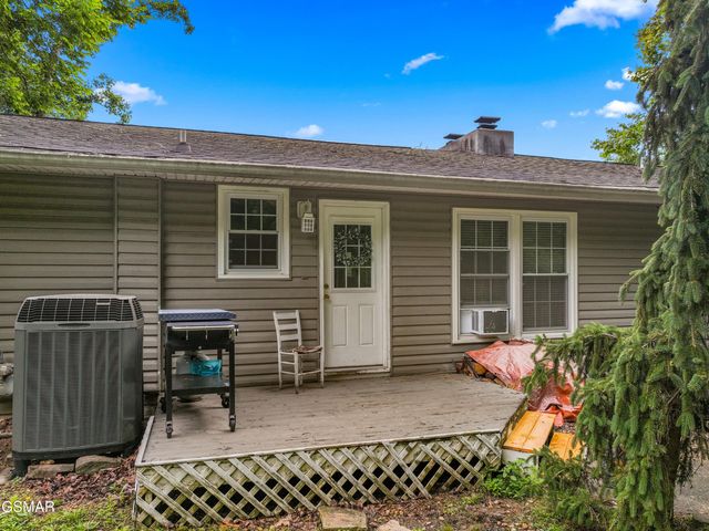 1302 Irwin Drive, Powell, TN 37849