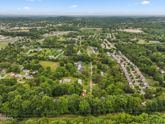1302 Irwin Drive, Powell, TN 37849