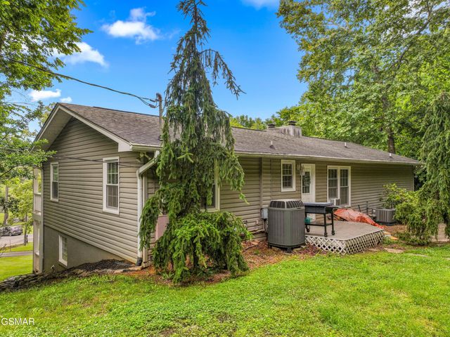 1302 Irwin Drive, Powell, TN 37849