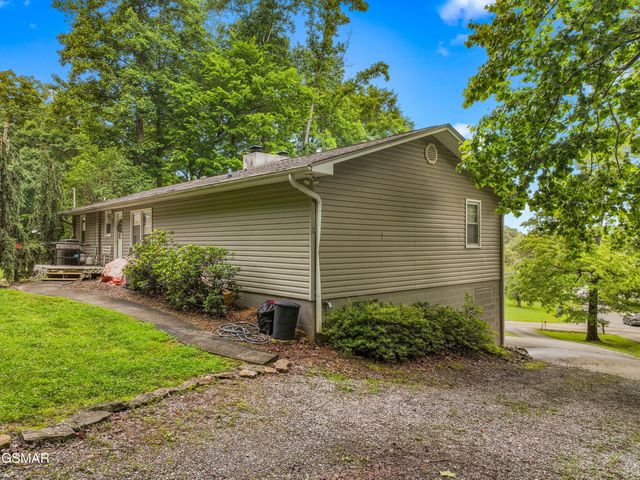 1302 Irwin Drive, Powell, TN 37849