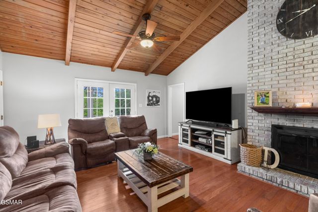 1302 Irwin Drive, Powell, TN 37849