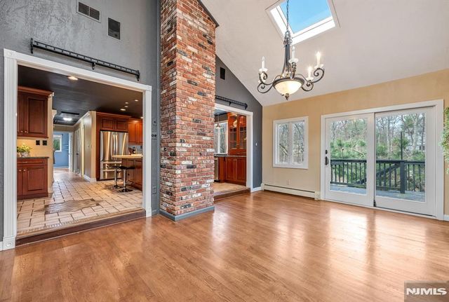 87 Buena Vista Drive, Ringwood, NJ 07456