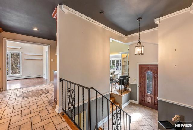 87 Buena Vista Drive, Ringwood, NJ 07456