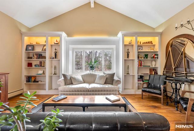 87 Buena Vista Drive, Ringwood, NJ 07456