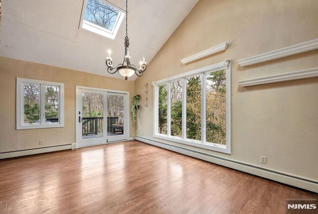 87 Buena Vista Drive, Ringwood, NJ 07456