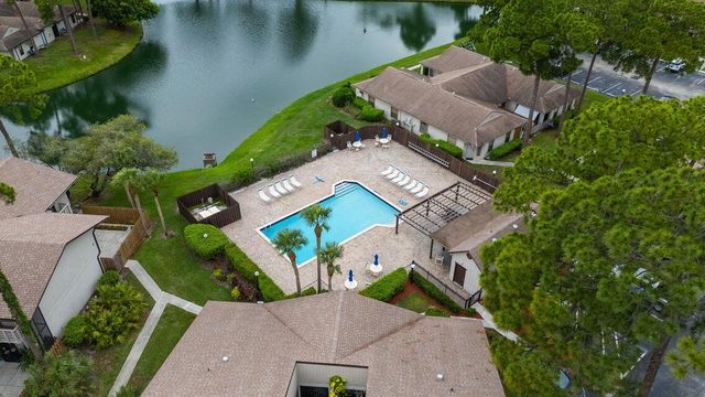 2826 Stoneway Lane A, Fort Pierce, FL 34982