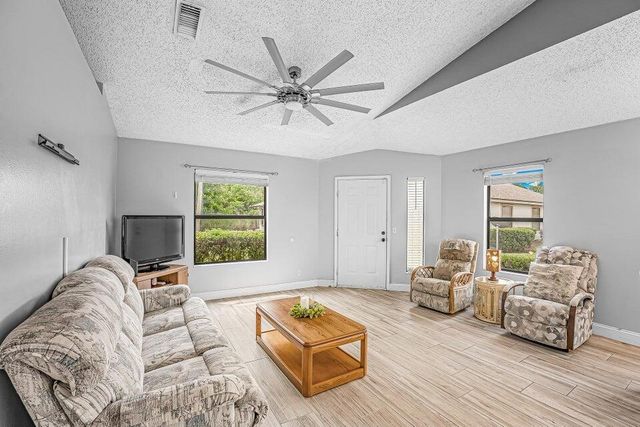 2826 Stoneway Lane A, Fort Pierce, FL 34982