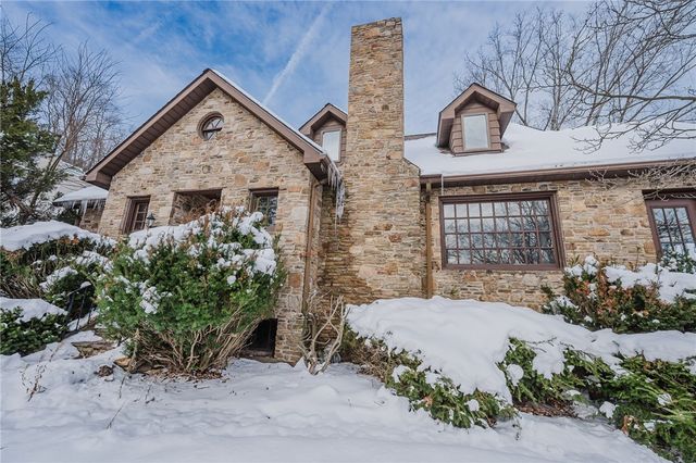 388 High St, Somerset Boro, PA 15501