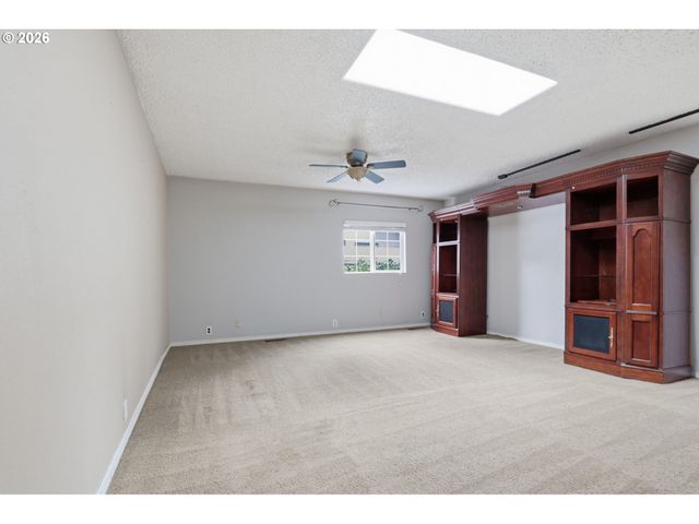 608 Ne 124TH Ave, Vancouver, WA 98684