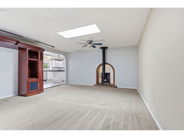 608 Ne 124TH Ave, Vancouver, WA 98684