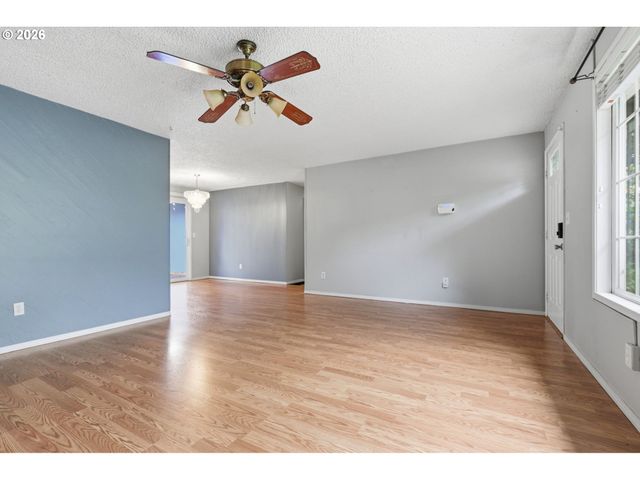 608 Ne 124TH Ave, Vancouver, WA 98684