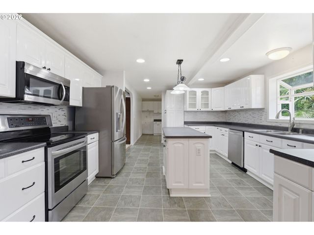 608 Ne 124TH Ave, Vancouver, WA 98684