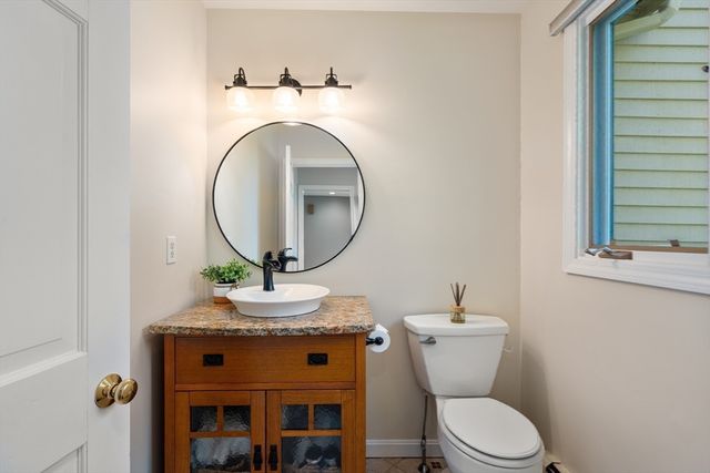 9 Arrowhead Ln, Franklin, MA 02038