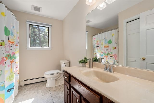 9 Arrowhead Ln, Franklin, MA 02038