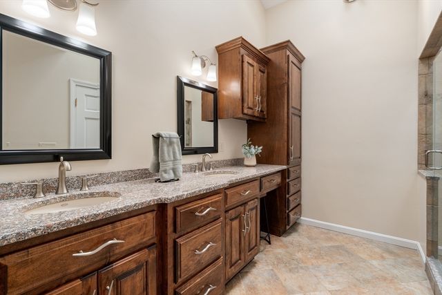 9 Arrowhead Ln, Franklin, MA 02038