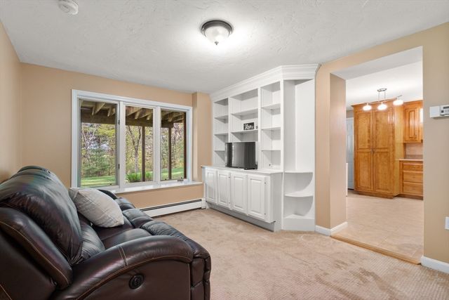 9 Arrowhead Ln, Franklin, MA 02038
