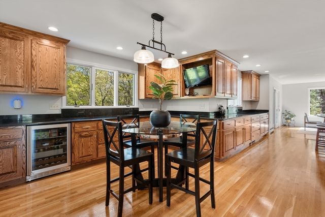 9 Arrowhead Ln, Franklin, MA 02038